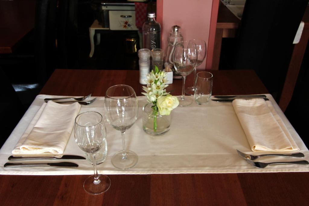 Hotel Restaurant Zeeland ทอเลิน ภายนอก รูปภาพ