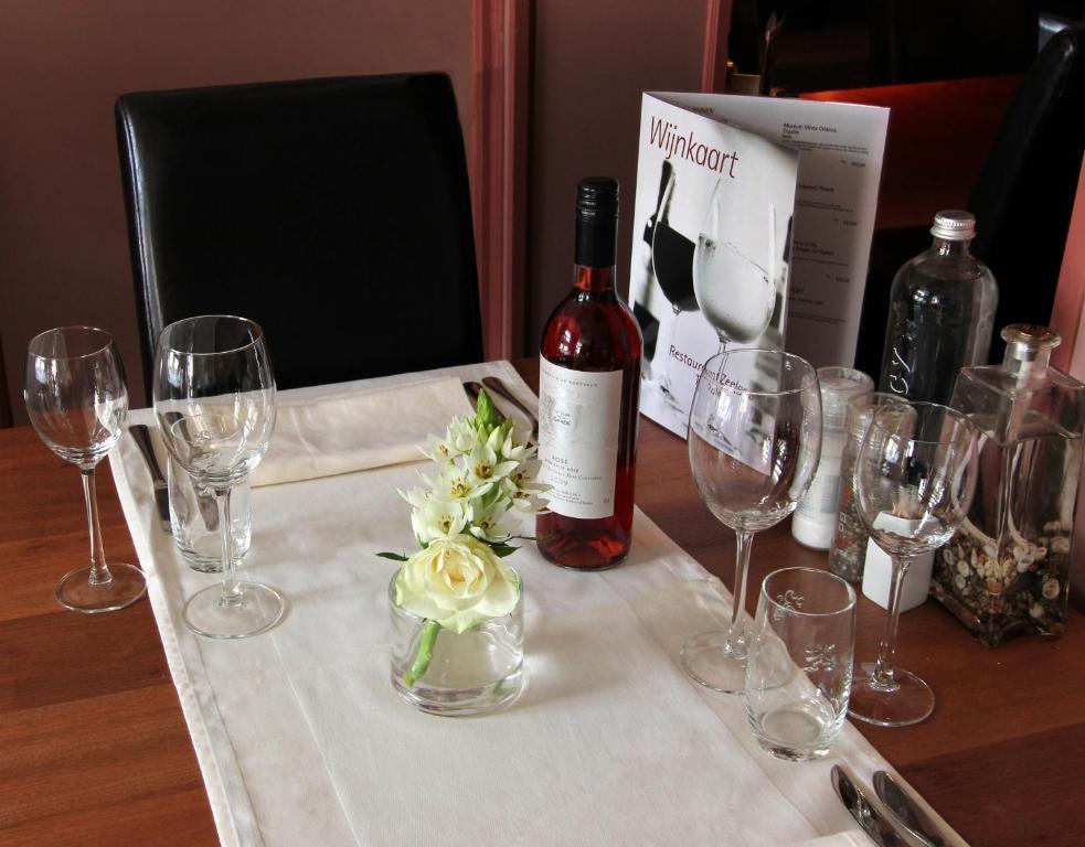 Hotel Restaurant Zeeland ทอเลิน ภายนอก รูปภาพ