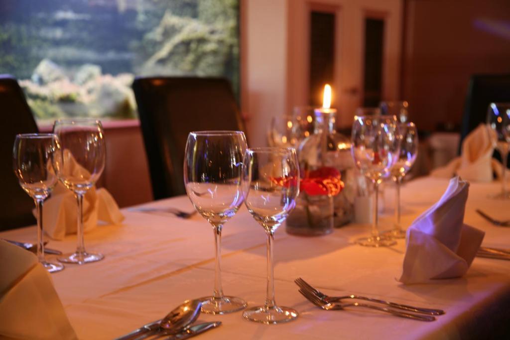 Hotel Restaurant Zeeland ทอเลิน ภายนอก รูปภาพ